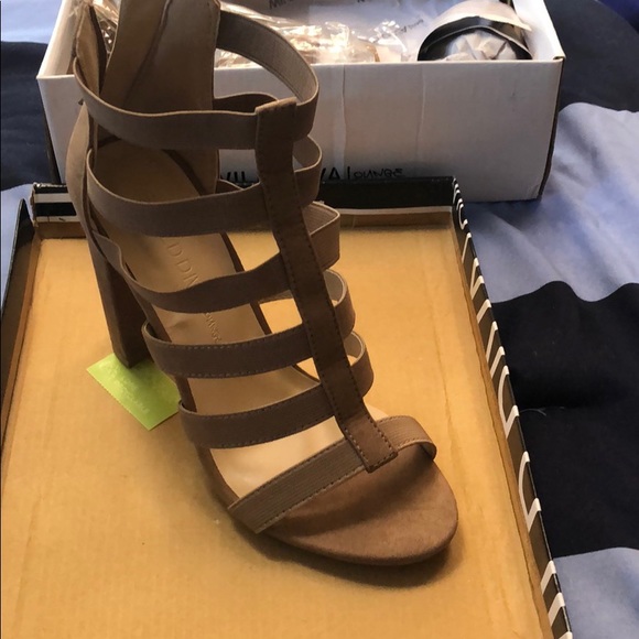 Sandals - Picture 5 of 6